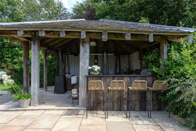 Outdoor Kitchen