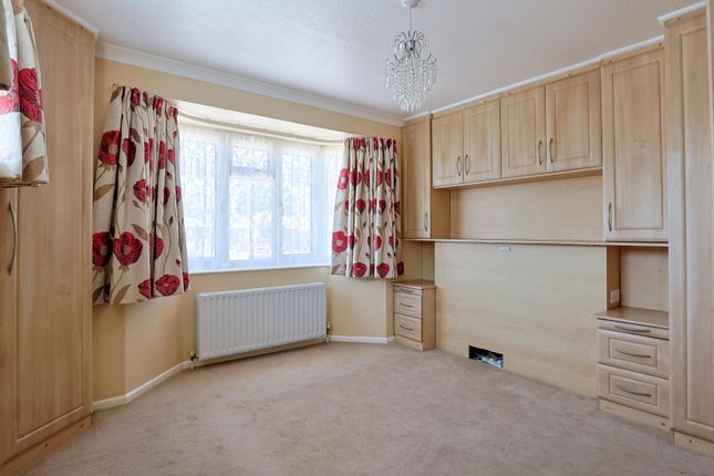 5, Coniston Avenue, Bournemouth photo 4