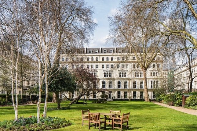 Flat to rent in Garden House, 86-92 Kensington Gardens Squar