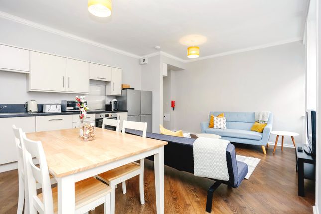 Flat to rent in Old Tolbooth Wynd, Edinburgh
