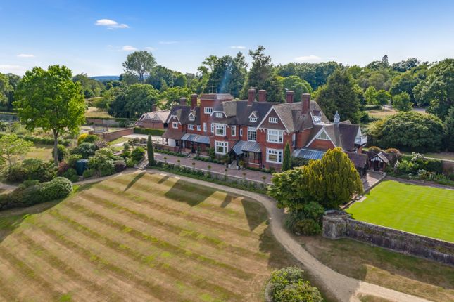 Thumbnail Country house to rent in Selsfield Road, Haywards Heath