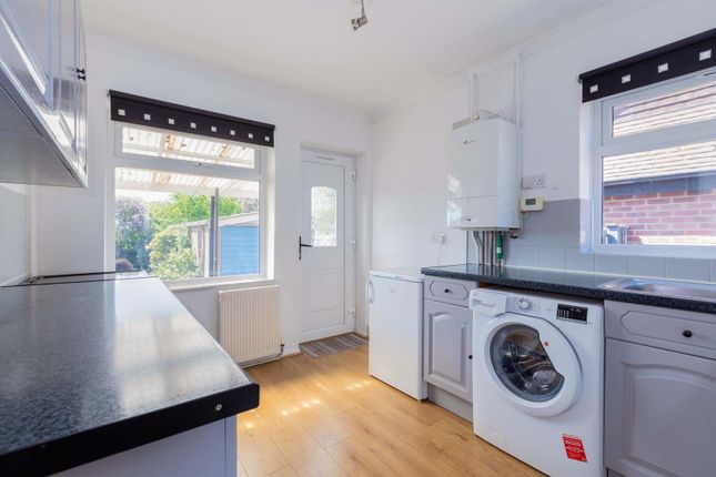 24, Pennylets Green, Slough photo 4