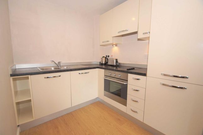 18, Skyline, Leeds photo 4