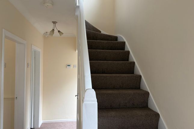 30 Capenhurst Avenue, Crewe, Cheshire photo 4