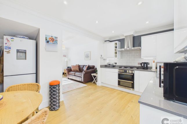 1 Priory Court, Torquay photo 3