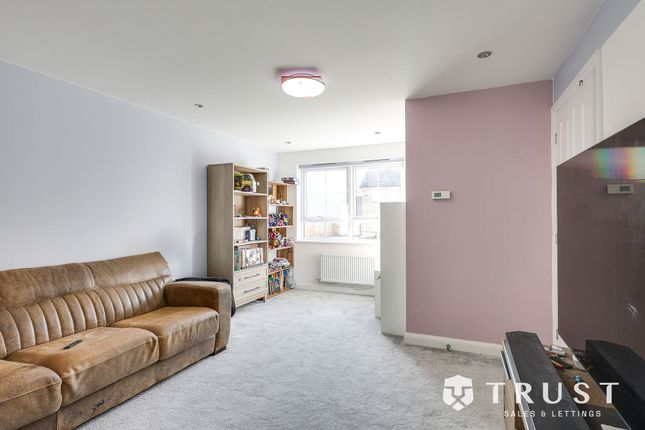 4 Bradfield Avenue, Leeds photo 3