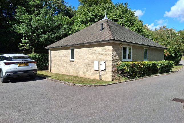 7, Dorchester Close, Oxford photo 2