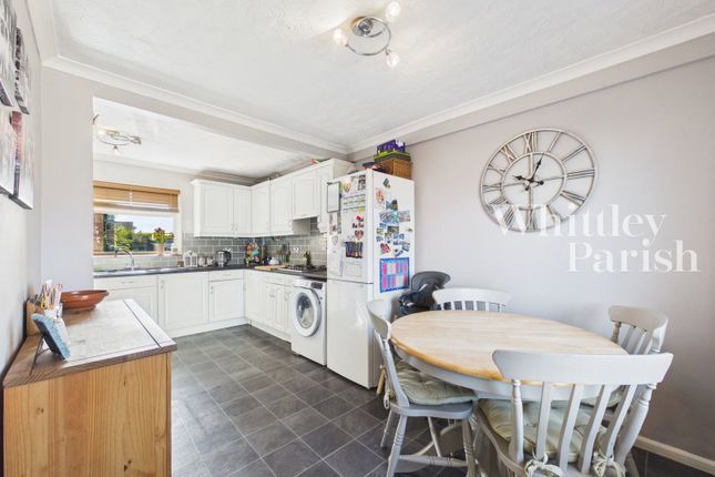 8, Jubilee Avenue, Norwich photo 2