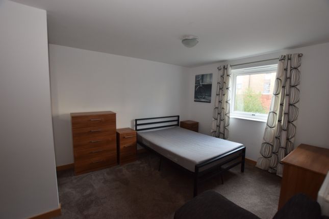 Flat to rent in Caelum Drive, Colchester