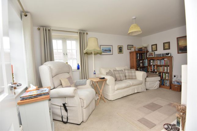 5, Bristle Grove, Mere photo 2