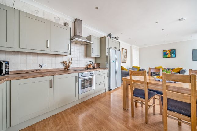 Flat 2, Green Court Duck Lane, Midhurst photo 4