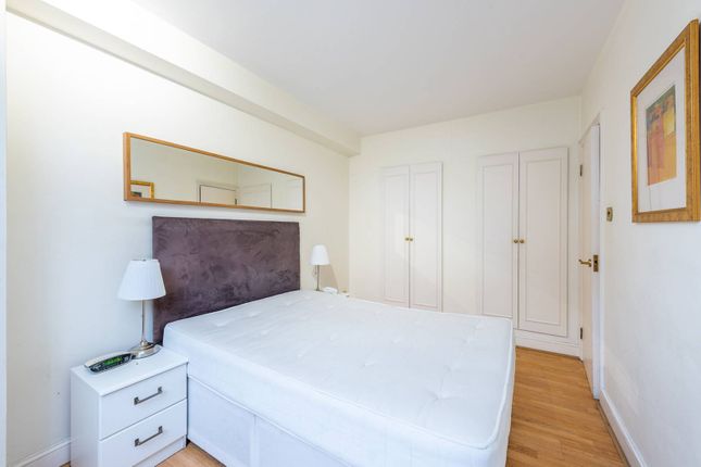 Flat to rent in Sloane Avenue, Chelsea, London