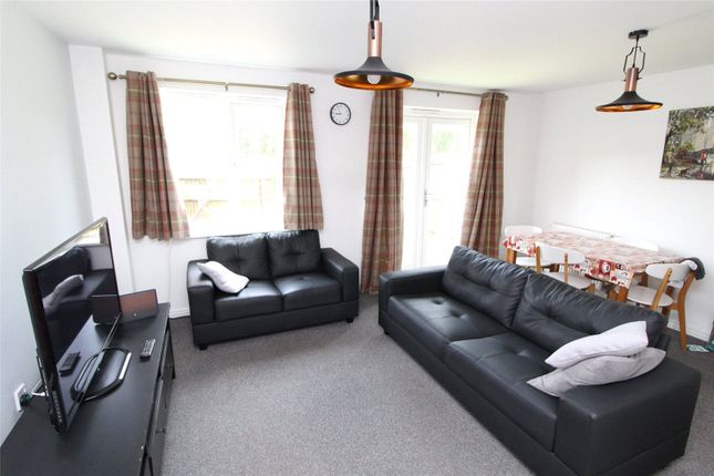 Room 3, 12, Brouder Close, Leicestershire photo 3