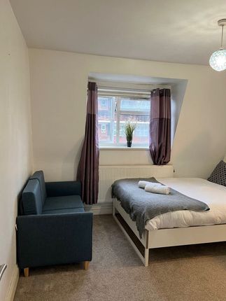Thumbnail Shared accommodation to rent in Turners Road, London