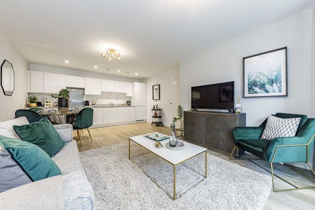 Thumbnail Flat for sale in Station Avenue, Walton-On-Thames, Surrey