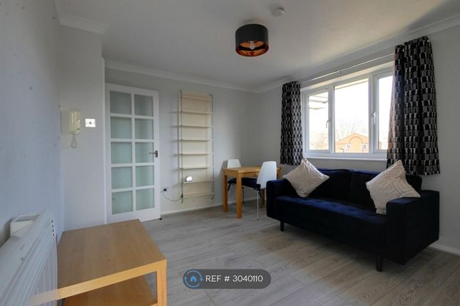 Jack Clow Road, London photo 3