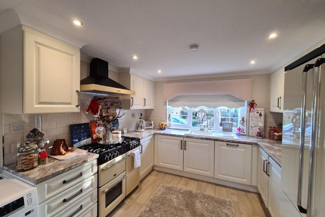 Mobile/park home for sale in The Hermitage, Warfield Street, Warfield, Bracknell