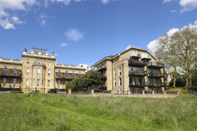 Flat for sale in Chambers Park Hill, Wimbledon