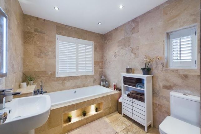 22, Highfield Road, Pontefract photo 4