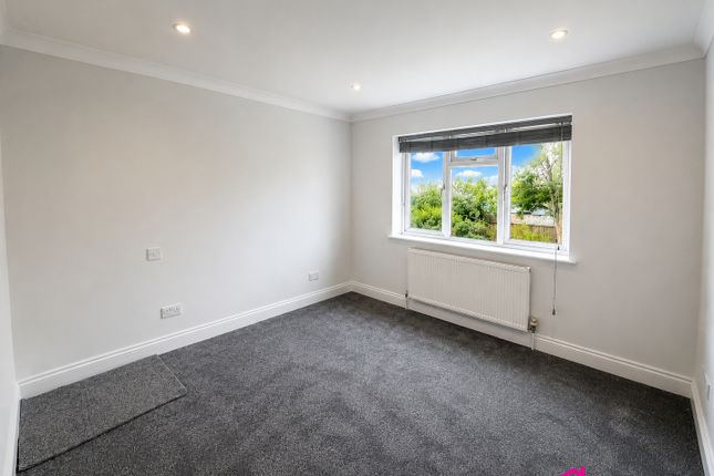Flat 2 21, Hale Grove Gardens, London photo 5