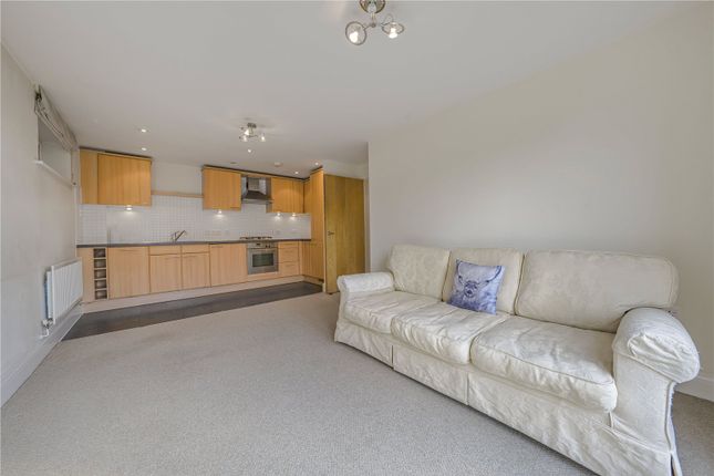 7, Carrington Court, New Malden photo 3