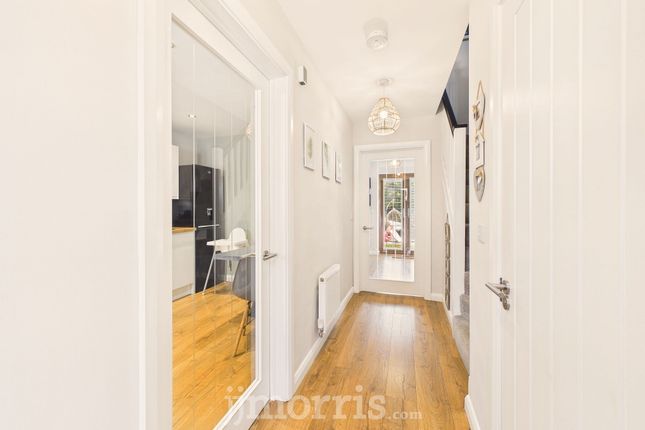 27 Maes Rheithordy, Cardigan photo 3