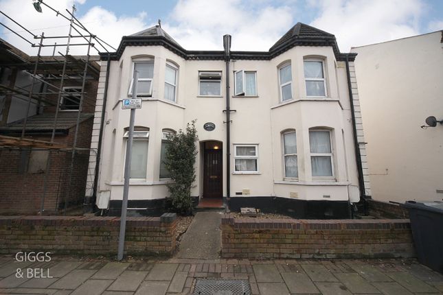 Flat for sale in Park Court, 16-18 Clarendon Road, Luton, Bedfordshire