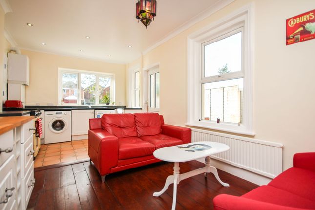 10 Elmes Road, Bournemouth photo 3