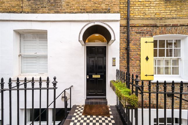 Flat for sale in Campden Street, Kensington, London