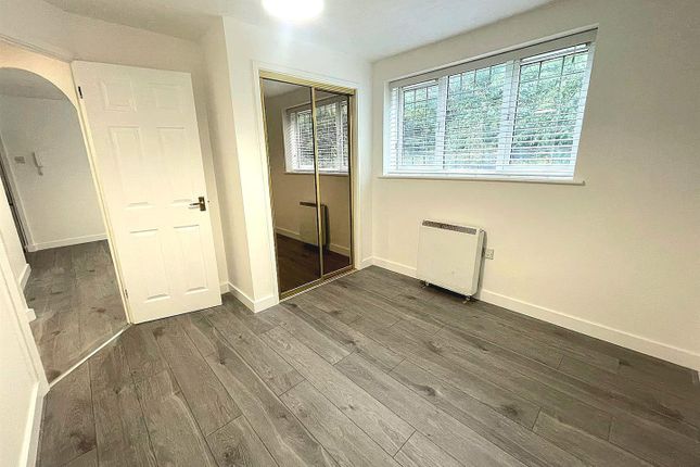 17, Edison Drive, Northampton photo 5
