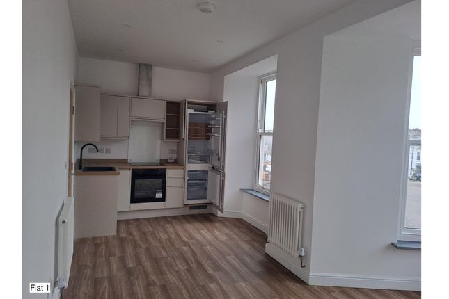 13 The Flat, Arica House, Market Square, Nr. Penzance photo 4