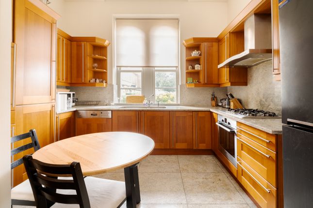 Flat 75, Princess Park Manor, Royal Drive, London photo 3