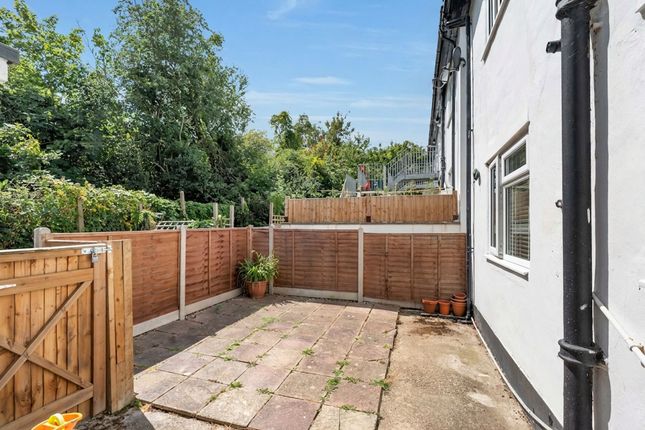 6 The Maisonettes Alberta Avenue, Sutton photo 3