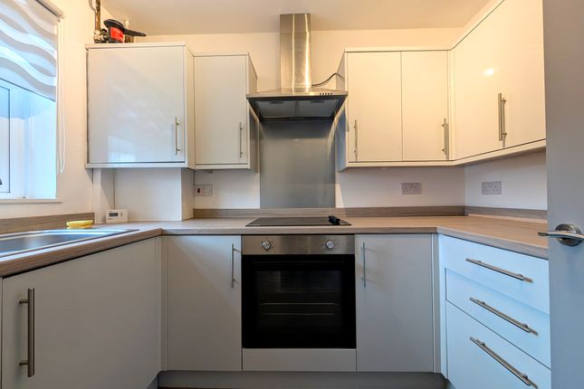 34, PONTYPRIDD photo 2