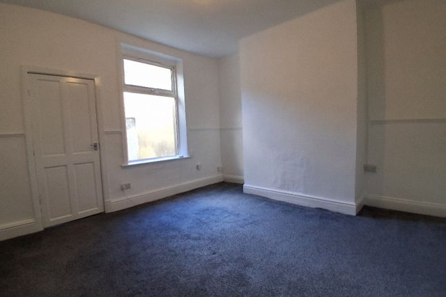 Leyland Road, Burnley, BB11 3DR, Burnley photo 5