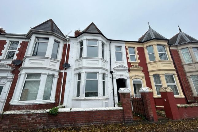 Thumbnail Flat to rent in Broad Street, Barry