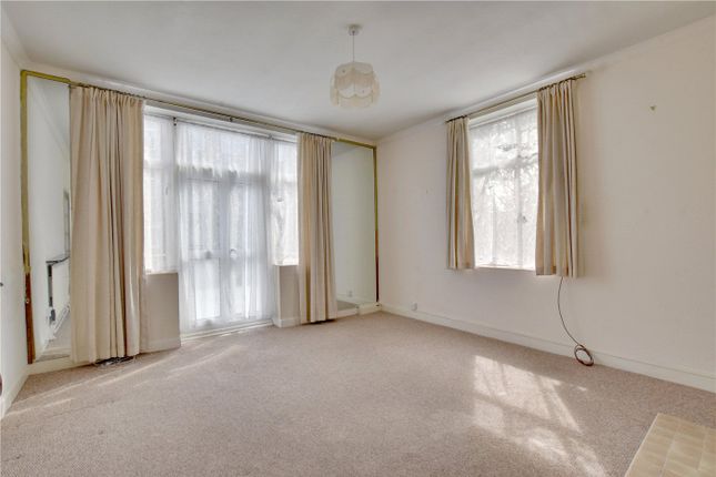 34, The Lawns, Blackheath photo 2