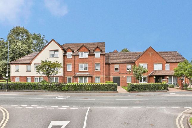 Flat for sale in Malin Court, Alcester