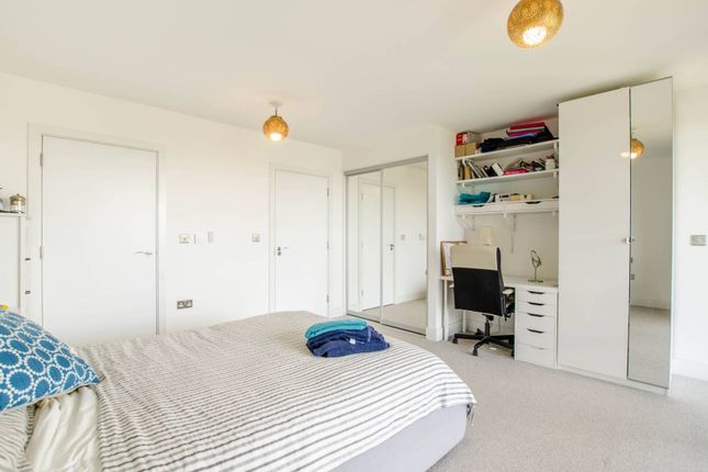 Flat for sale in Park Royal, Park Royal, London