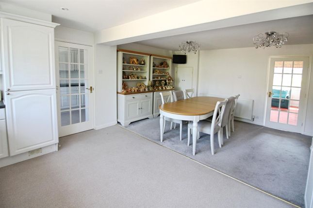 8, Hillside, Leeds photo 4