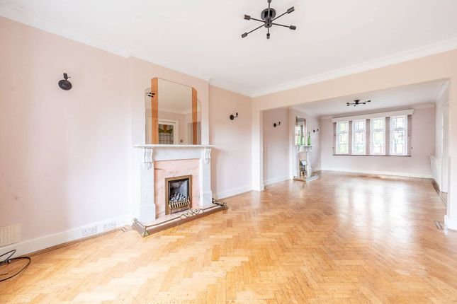 Cavendish Drive, Edgware photo 4