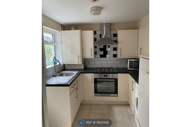 Terraced house to rent in Catford, London