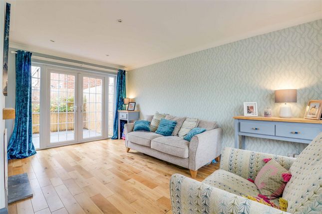 58, Fairsted, Basildon photo 3