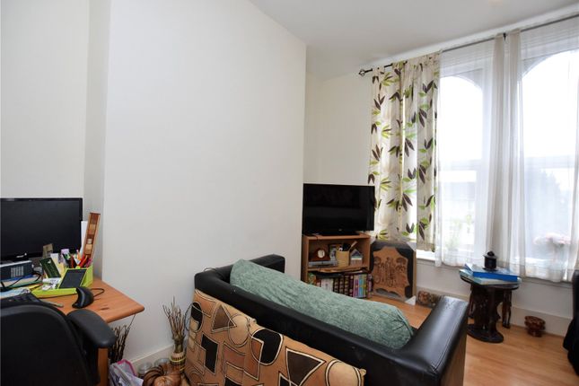 Flat for sale in Selhurst Road, London