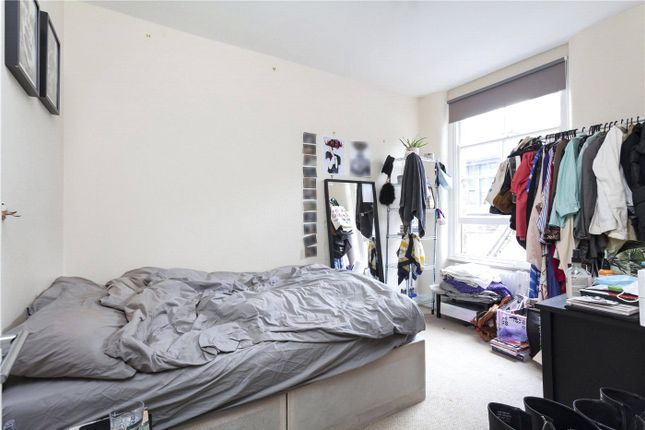 Terraced house for sale in Canrobert Street, London