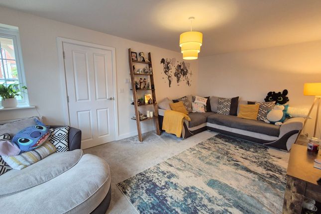 10 Woolley Avenue, Coalville photo 4