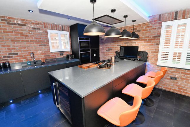 12 Sillavan Close, Manchester photo 3