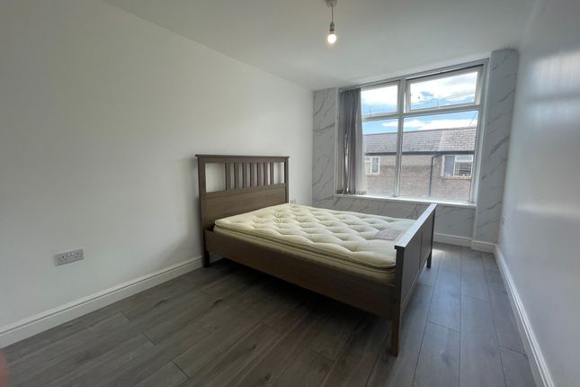 Flat 2 - 116-118 City Road, Roath, Cardiff photo 3