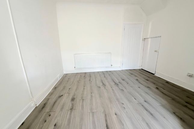 48 High Street, Rhondda Cynon Taff photo 5
