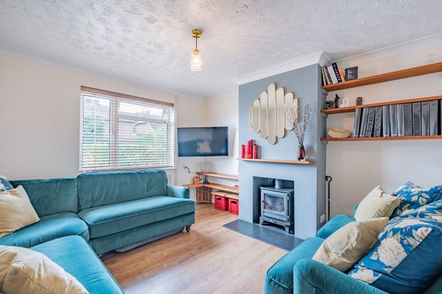 2, Bracken Close, Crowborough photo 4